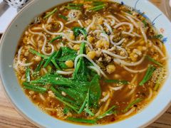 过桥米线-云尊府蒸汽石锅鱼云南菜(龙旗店)