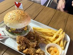 -必胜客(尹山湖歌林公园店)