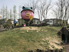 -田园东方蜜桃村的田野营地