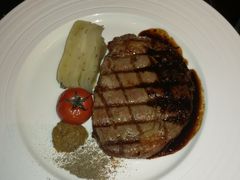 -恰餐厅及酒吧 CHAR Bar & Grill (北京丽都皇冠假日店)