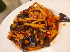 鱼香肉丝-京尊烤鸭店JINGZUN(春秀路店)