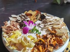 -野菌皇海景野生菌火锅(滨海大道店)