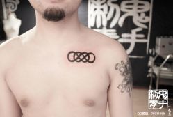 -鬼手纹身小鬼店