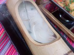 -香巴拉云南餐厅(华莱坞店)