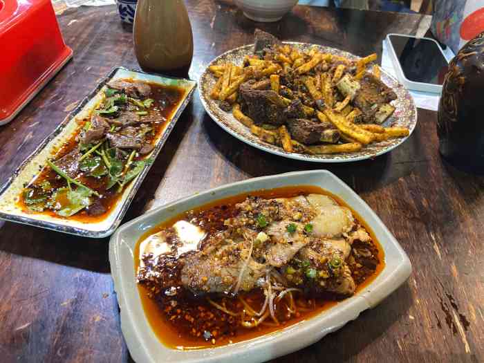 醉八仙热酒馆(渝中店)-"来重庆吃的第一顿饭,就在住的宾馆附近.门.