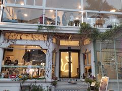 -有猫主题·治愈系猫咖(曾厝垵店)