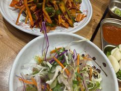 -青瓦餐厅·生鱼片·韩园烤肉(西塔店)