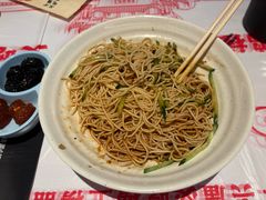 -肥肥虾庄·金牌油焖大虾(汉街SKP店)