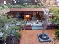 -瑞虹新天地月亮湾
