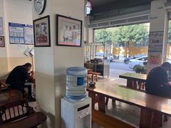 -鸿浩扒猪脚米线