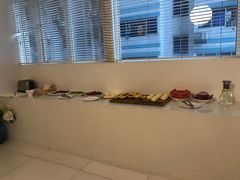 -卡罗酒店(东门晒布地铁站店)