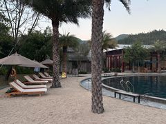-腾冲洞山温泉村