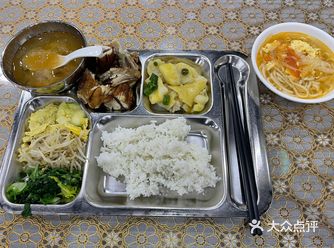 龙利鱼香酥鸡三八节自助午餐
