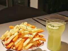 -春树下·树屋花房西餐厅(罍街AS1980店)