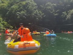 -安吉龙王山峡谷漂流
