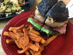 德国盘肠汉堡-HELLO 27 意面·沙拉·帕尼尼