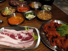 厚切五花肉-·缸桶屋·韩式牛肋条自助烤肉(西湖D11店)
