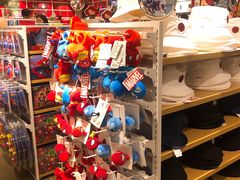 -名创优品(北京新中关购物中心地铁层店)