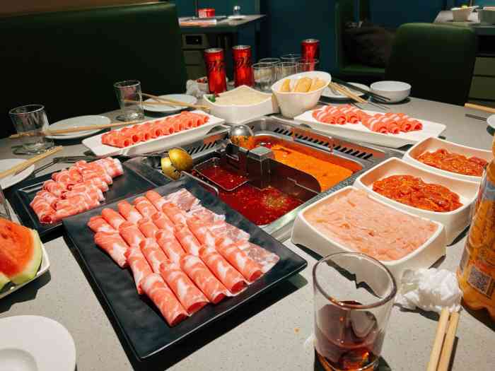 海底捞火锅(活力城店)-"「招牌虾滑」「番茄锅底」「牛油麻辣锅底」.