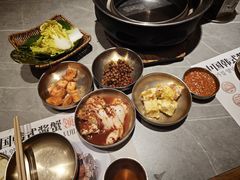 -草家酱蟹炭火烤肉店(珲春南路一店)
