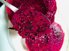 -上海龙吴水胜海发市场