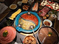 鸳鸯锅（酸菜酥肉豆花锅红锅）-吼堂老火锅(太古里总店)