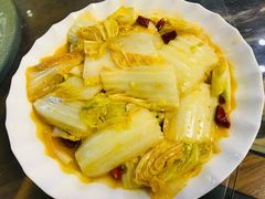 酸辣白菜-炕锅羊肉土火锅面片大王