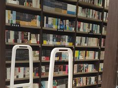 -钟书阁(群光广场店)