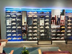 -阿迪达斯(武林银泰三叶草店)