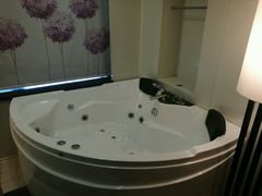 -喜鹊愉家酒店(郑州曼哈顿博览中心地铁站店)