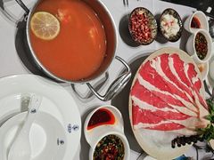 -红鼎豆捞·非遗鲍皇汤火锅(宝丰路店)