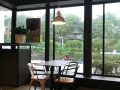 靠窗位-肯德基(孝陵卫地铁站店)