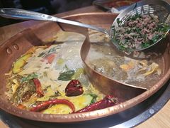 -洱火云南酸菜牛肉火锅(石景山当代商城店)