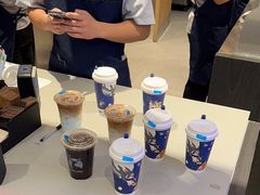 -瑞幸咖啡(武汉工商学院中商超市店)