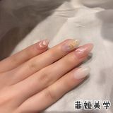 清透裸色晕染美甲  短甲也不踩雷