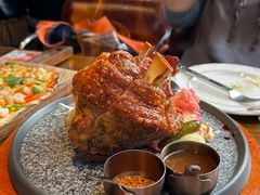 德式烤肘子-1886德国汽车餐厅(外滩中央店)