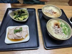 -亮亮面馆(经六路店)