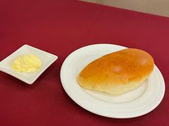 黄油面包-红房子西菜馆(淮海中路店)