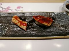 手握三文鱼-紫· 割烹  Kappo Murasaki