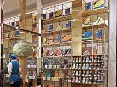 -VENCHI 闻绮(上海佛罗伦萨小镇店)