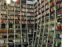 -钟书阁(松江泰晤士小镇店)