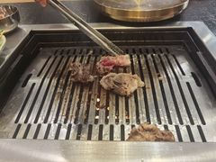 -臻牛烤肉
