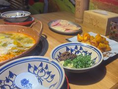 -洱火云南酸菜牛肉火锅(石景山当代商城店)