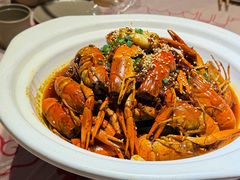 -肥肥虾庄·金牌油焖大虾(汉街SKP店)
