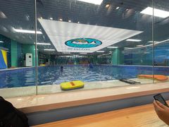 -Swim斯卫姆国际儿童游泳中心(红博中央公园店)