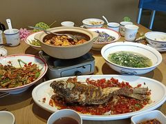 -小洞天柴火土菜馆