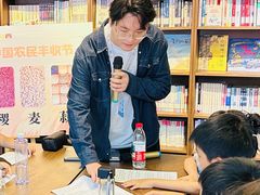 -蓝话筒·少儿成人演讲口才·主持朗诵·戏剧表演(大华第一坊店)