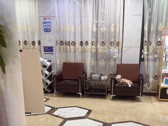 -茂菊口腔连锁(浦东南路店)