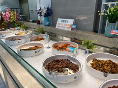 自助调料区-绿岛港轩海鲜烤肉涮锅自助餐厅