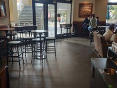 大堂-星巴克(无锡百联奥特莱斯店)